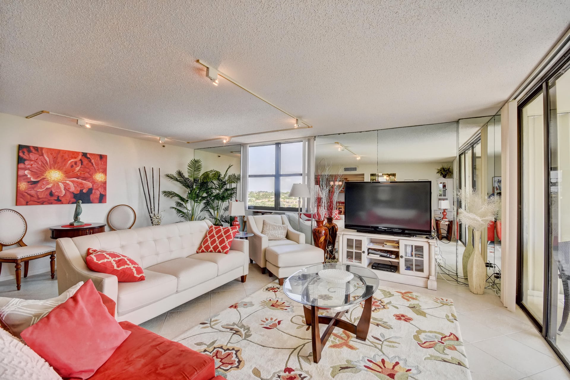 Unit 604 photo 3