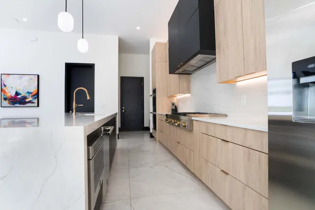  Residence photo 84
