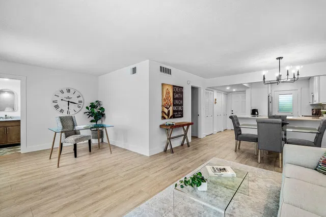 Residence photo 18