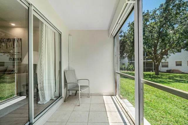 Residence photo 31