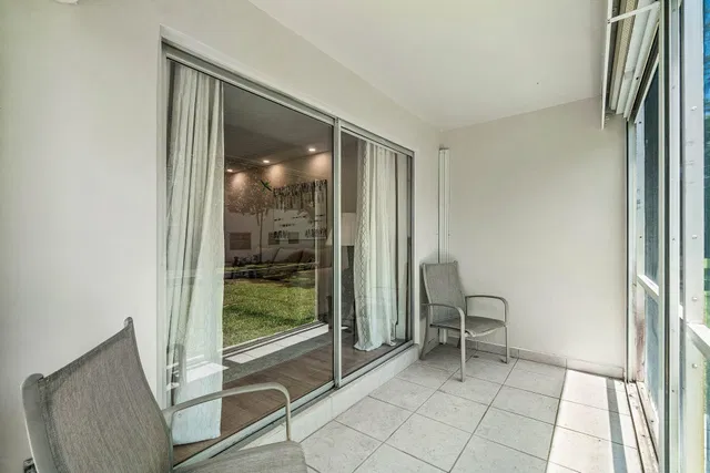 Residence photo 32