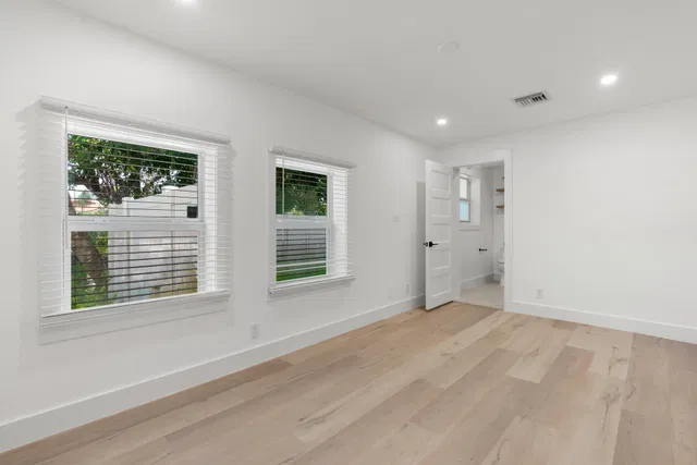 Residence photo 17