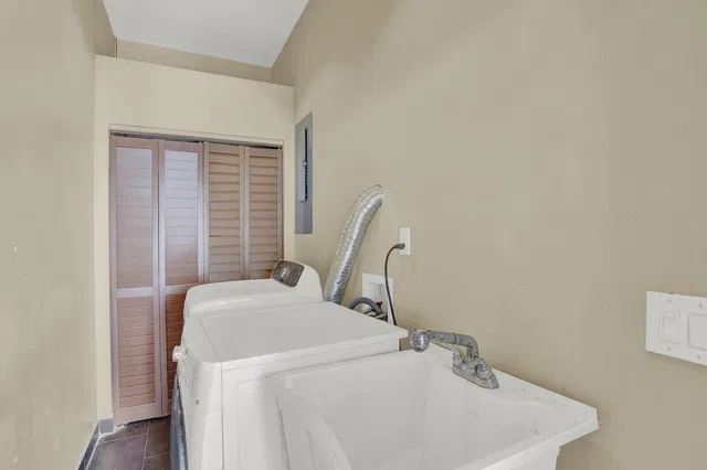 Homeland Residence photo 28