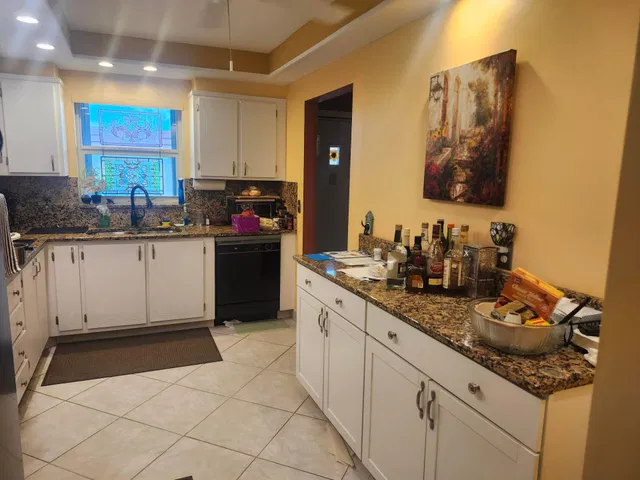Unit 55 photo 2