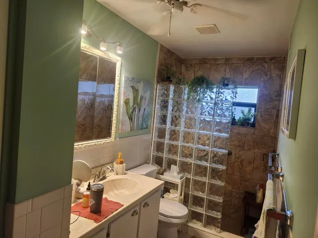 Unit 55 photo 14