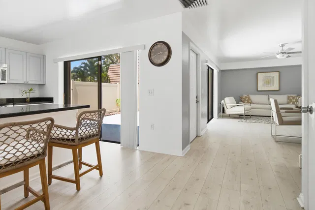 Residence photo 6