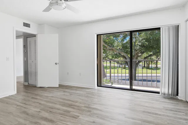 Residence photo 20