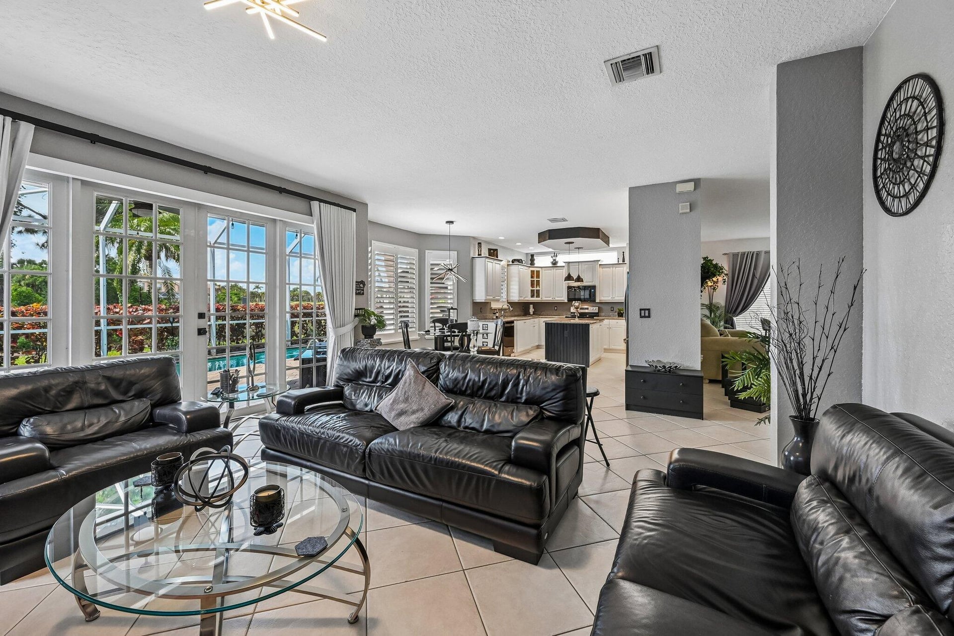 Residence photo 13
