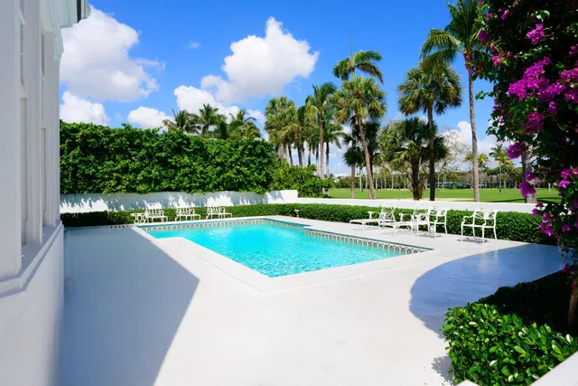 In-Town Palm Beach Residence photo 9