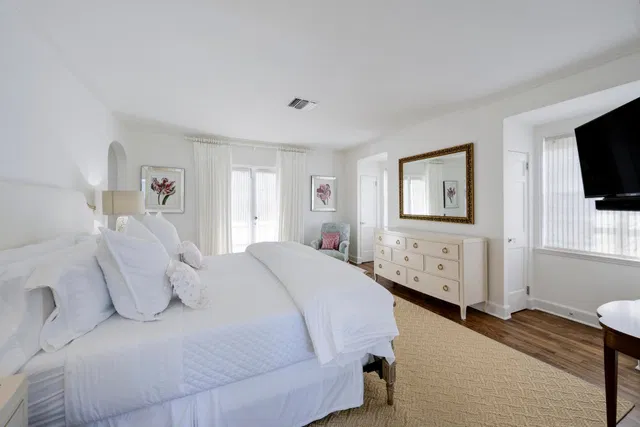 In-Town Palm Beach Residence photo 21