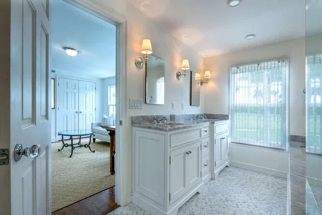 In-Town Palm Beach Residence photo 23