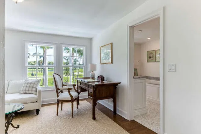 In-Town Palm Beach Residence photo 24