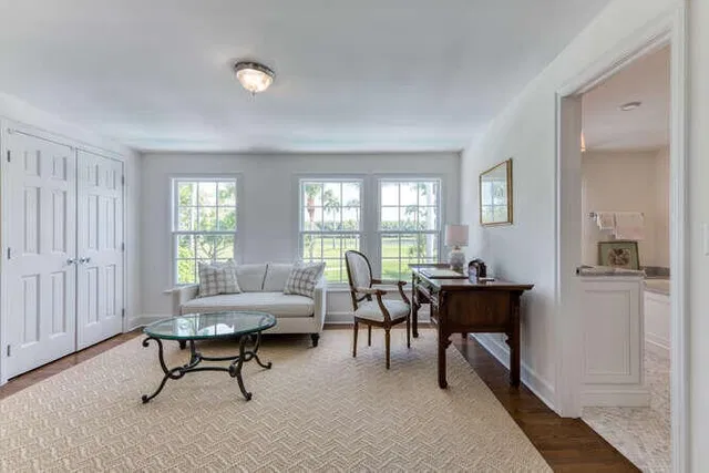In-Town Palm Beach Residence photo 25