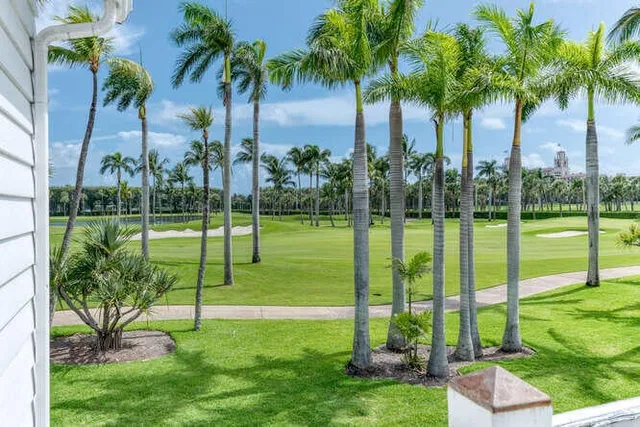 In-Town Palm Beach Residence photo 32