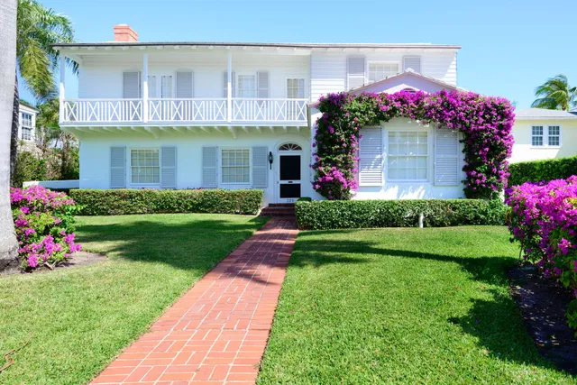 In-Town Palm Beach Residence photo 36