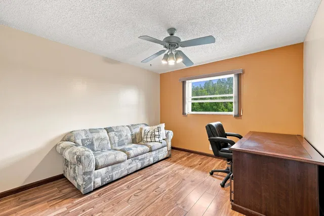 Unit 111 photo 12