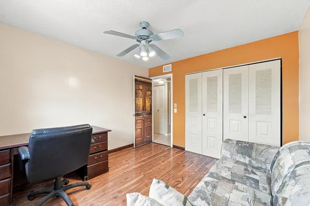Unit 111 photo 13