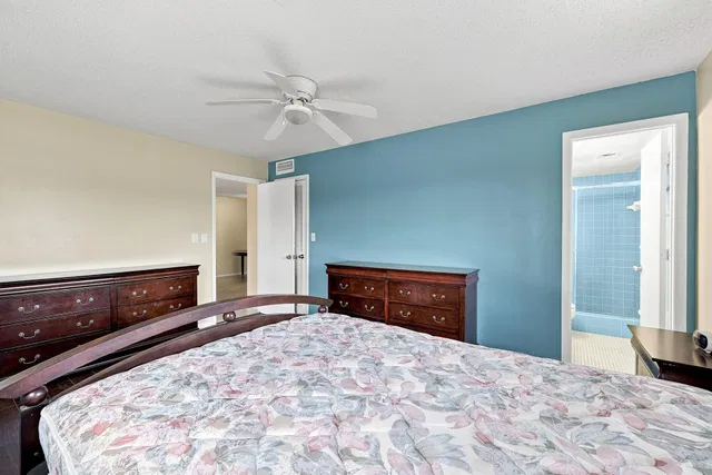 Unit 111 photo 17