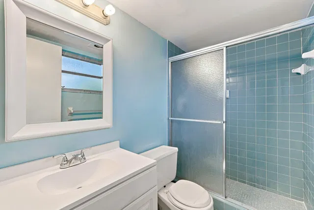 Unit 111 photo 19