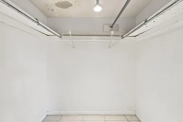 Unit 111 photo 20