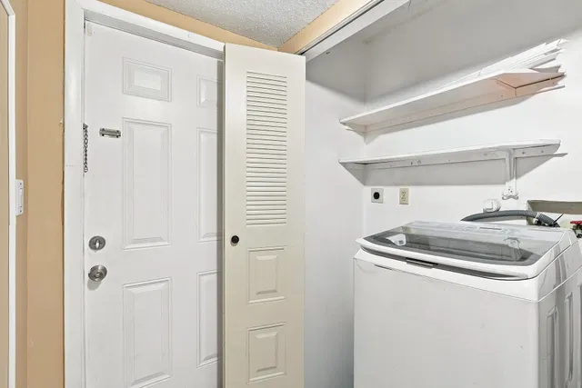 Unit 111 photo 23
