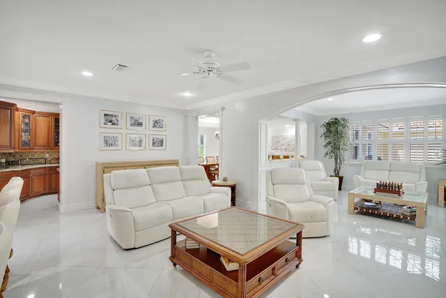 Residence photo 22