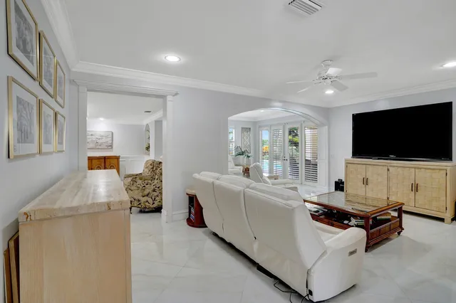 Residence photo 24