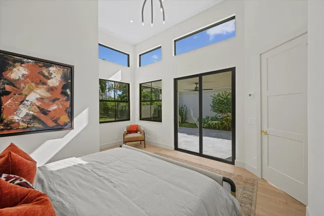 Residence photo 12