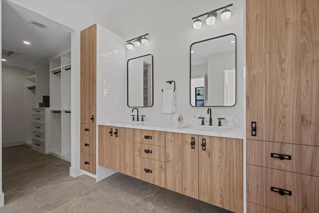 Residence photo 14