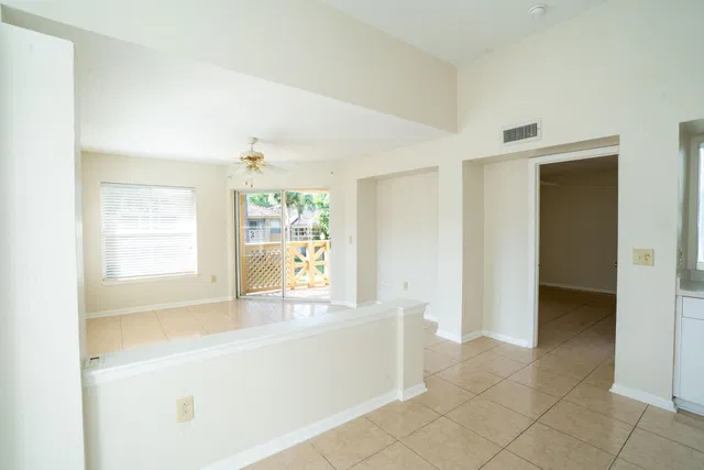  Unit 1709 photo 4