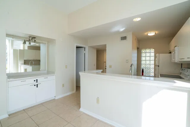  Unit 1709 photo 7