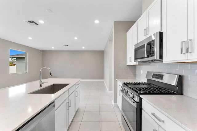 Residence photo 17