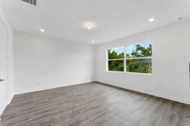 Residence photo 20