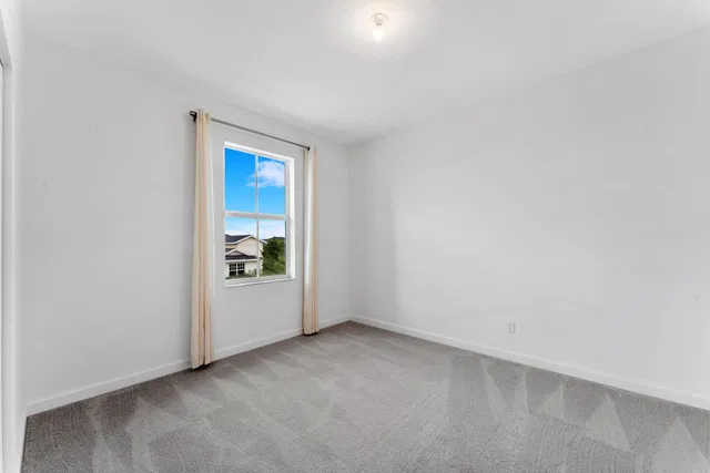 Residence photo 33