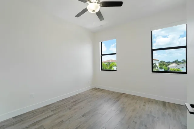 Residence photo 9