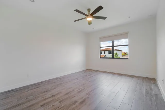 Residence photo 14