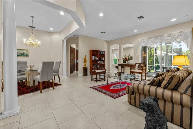 Residence photo 5