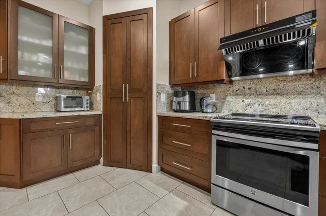 Residence photo 14