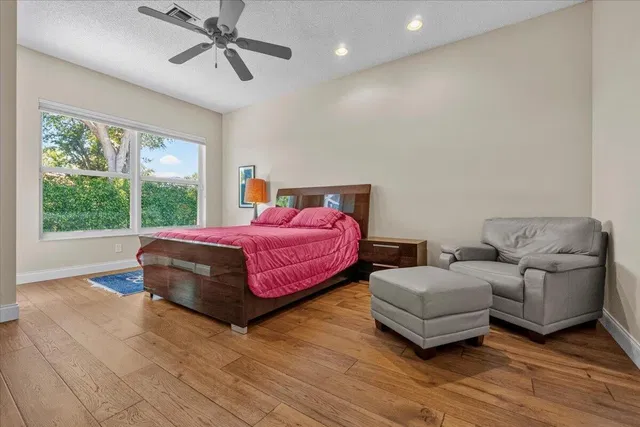 Residence photo 17