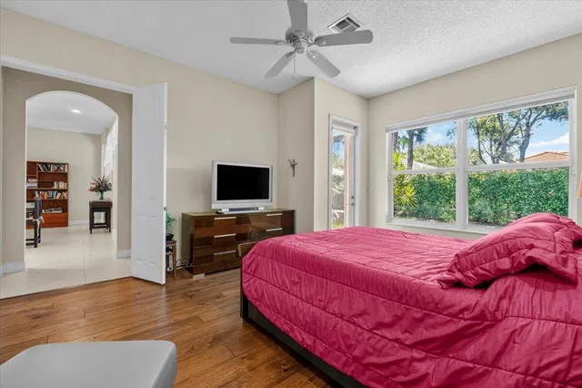 Residence photo 18