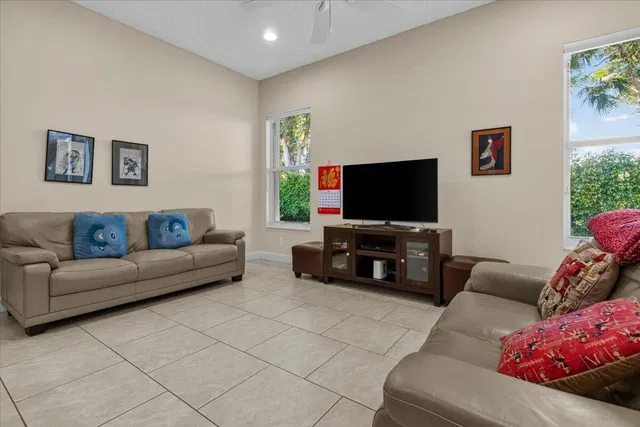 Residence photo 29