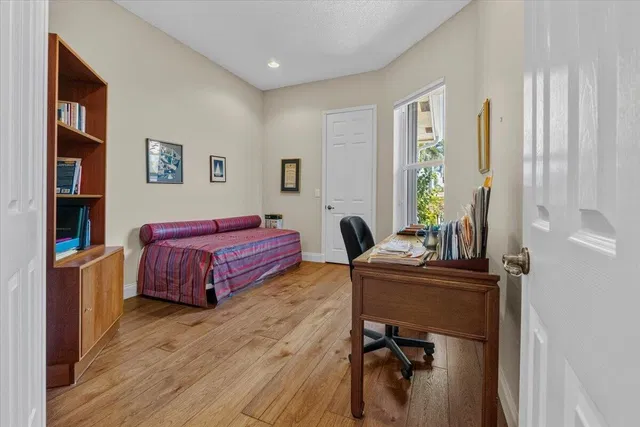 Residence photo 31
