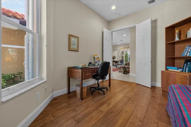 Residence photo 32