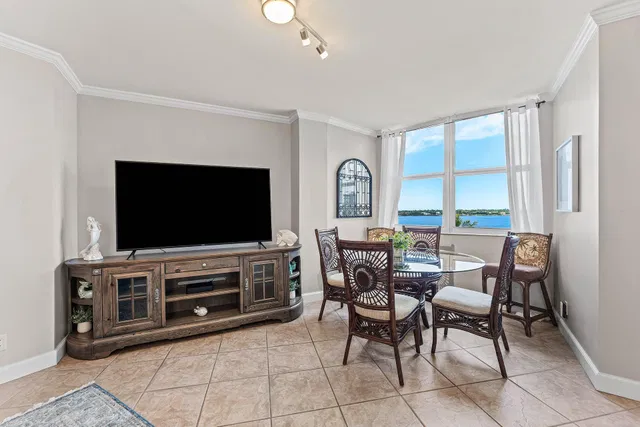 2600 N Flagler Unit 509 photo 6