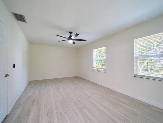 Residence photo 32
