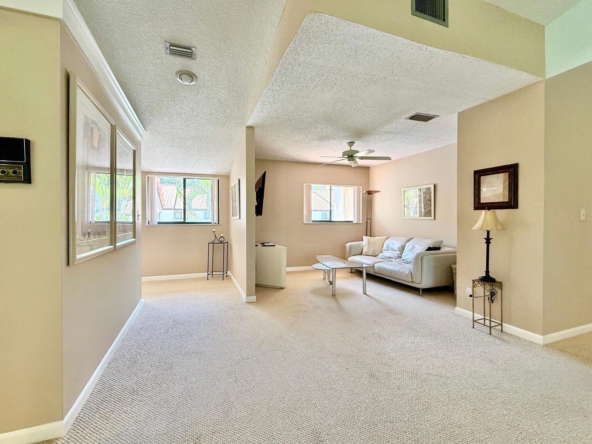 Unit 202 photo 4