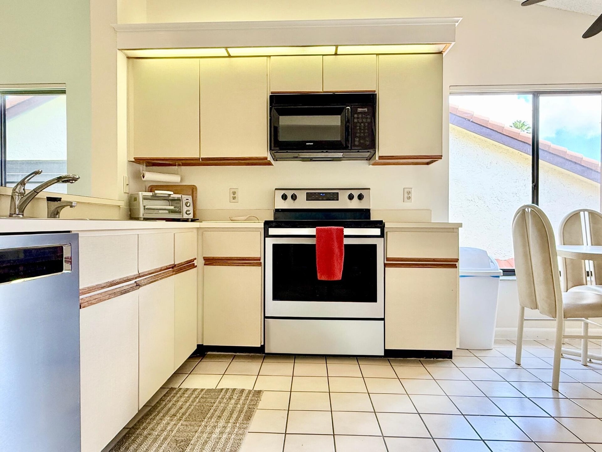 Unit 202 photo 11