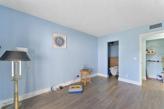 Unit 102 photo 9