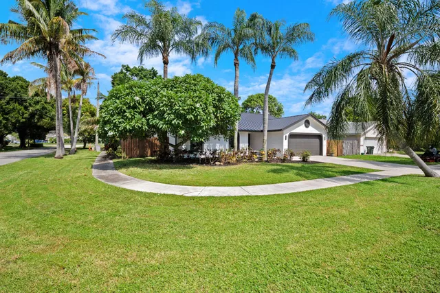 Residence photo 3