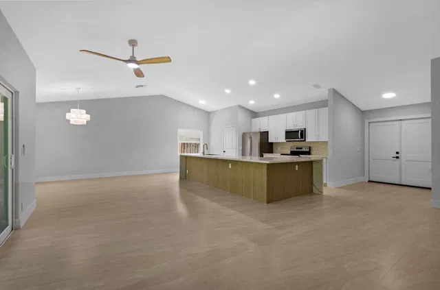Residence photo 4